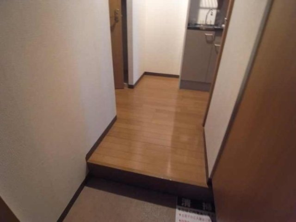 玄関からの様子です。