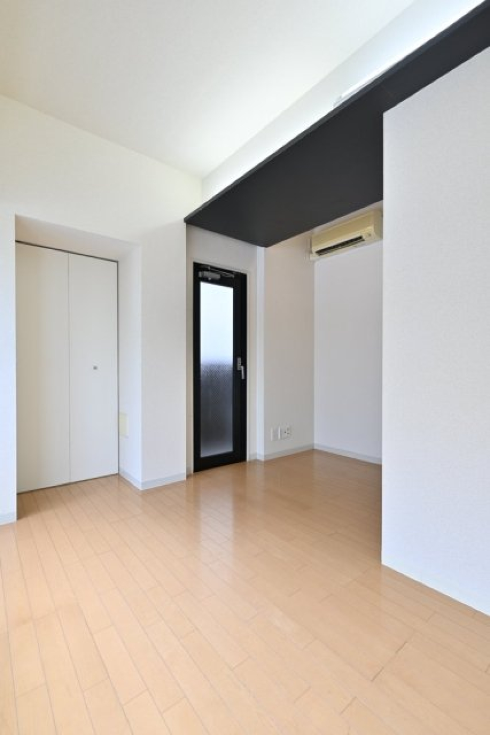 部屋全体の色味も、インテリアしやすそうなお部屋です。