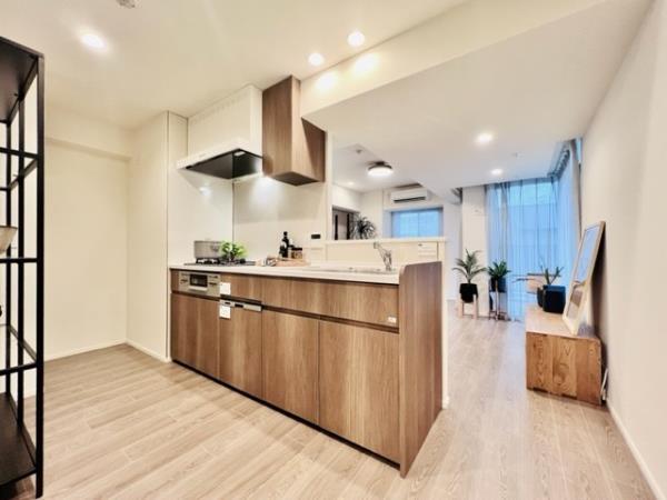 ３口のガスコンロが設置されています。