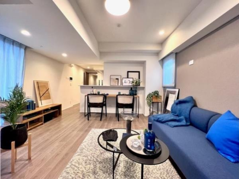 16.9帖の広々としたリビングルームです。