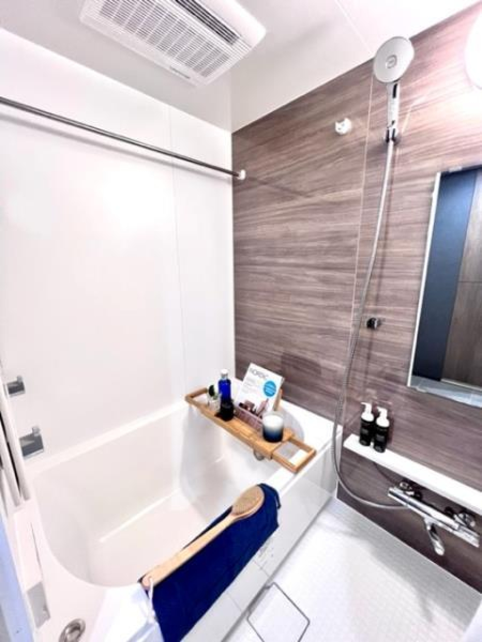 ナチュラルなパネルが採用されていて、つい長居してしまいそうです。