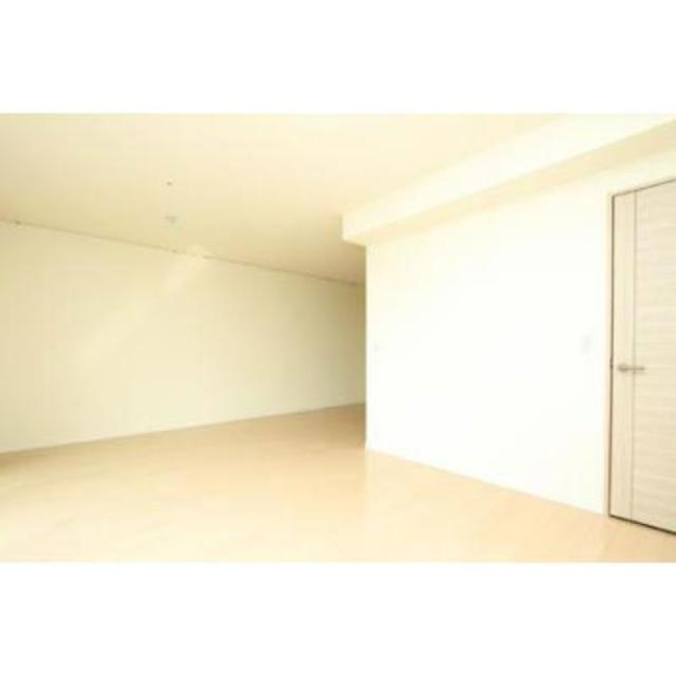 右側の扉を開けると・・・
※写真は同タイプ住戸です。