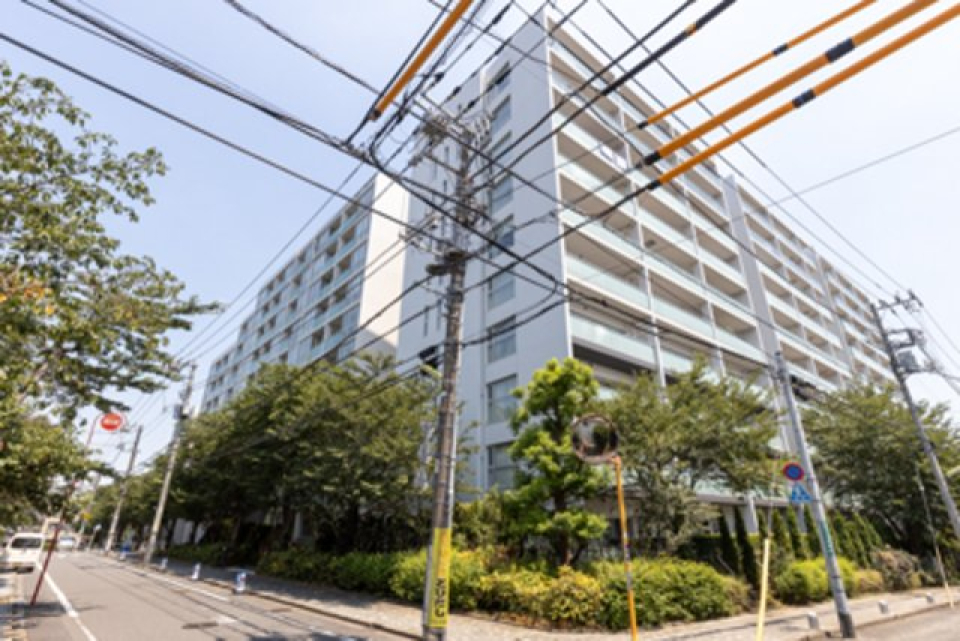 10階建ての建物の５階にあるお部屋です。