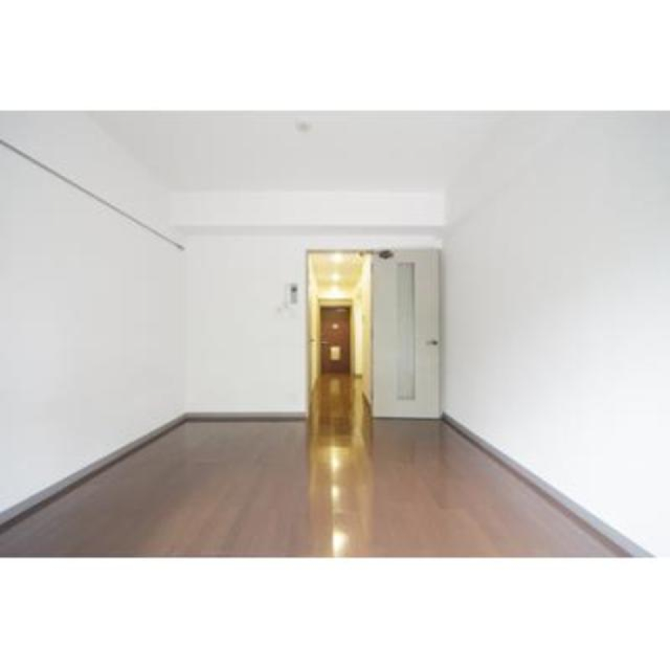 8.02帖の洋室です。
※写真は同タイプ住戸です。