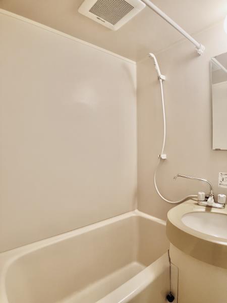 ３点式のユニットバスで、水回りの掃除もまとめてパパッとこなしたい。