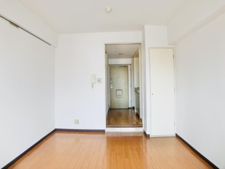 嬉しいクローゼット付きです。