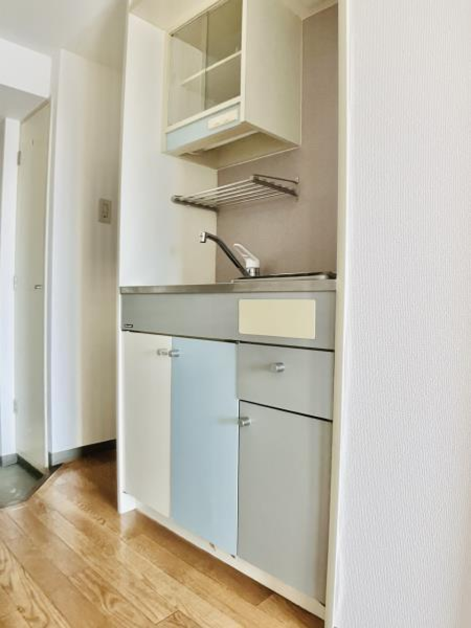 色合いがかわいいキッチンです。