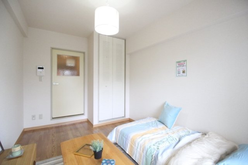 建具も壁も白いので、部屋のイメージが統一できるのも嬉しい※家具･小物はイメージです※