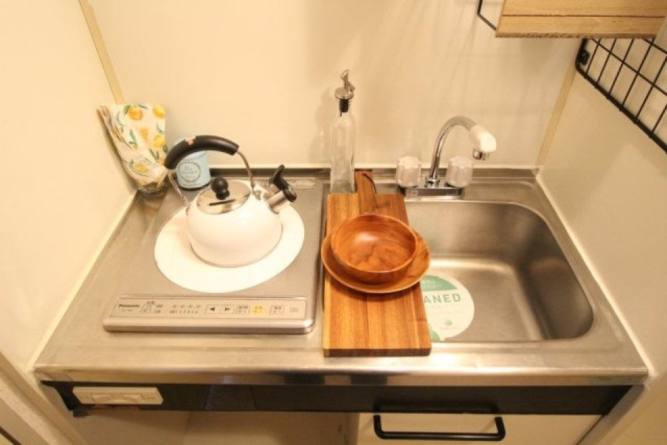 1口IHコンロは一人暮らしにはちょうどいい※家具･小物はイメージです※