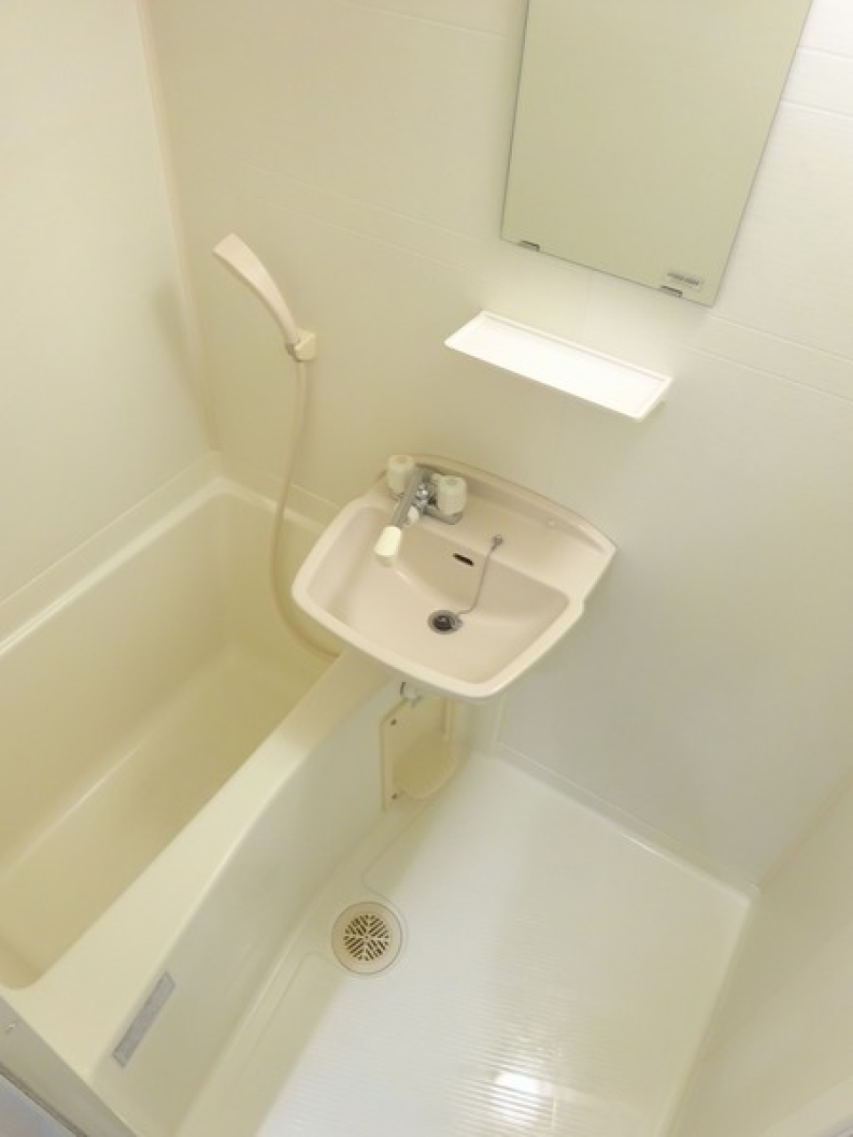 清潔感の洗面台＆お風呂。