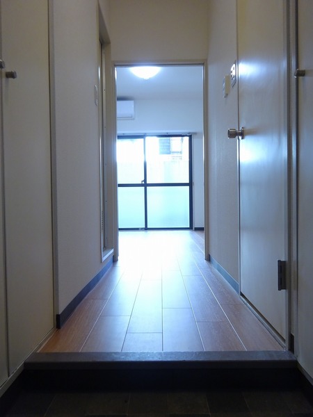玄関からの様子です。