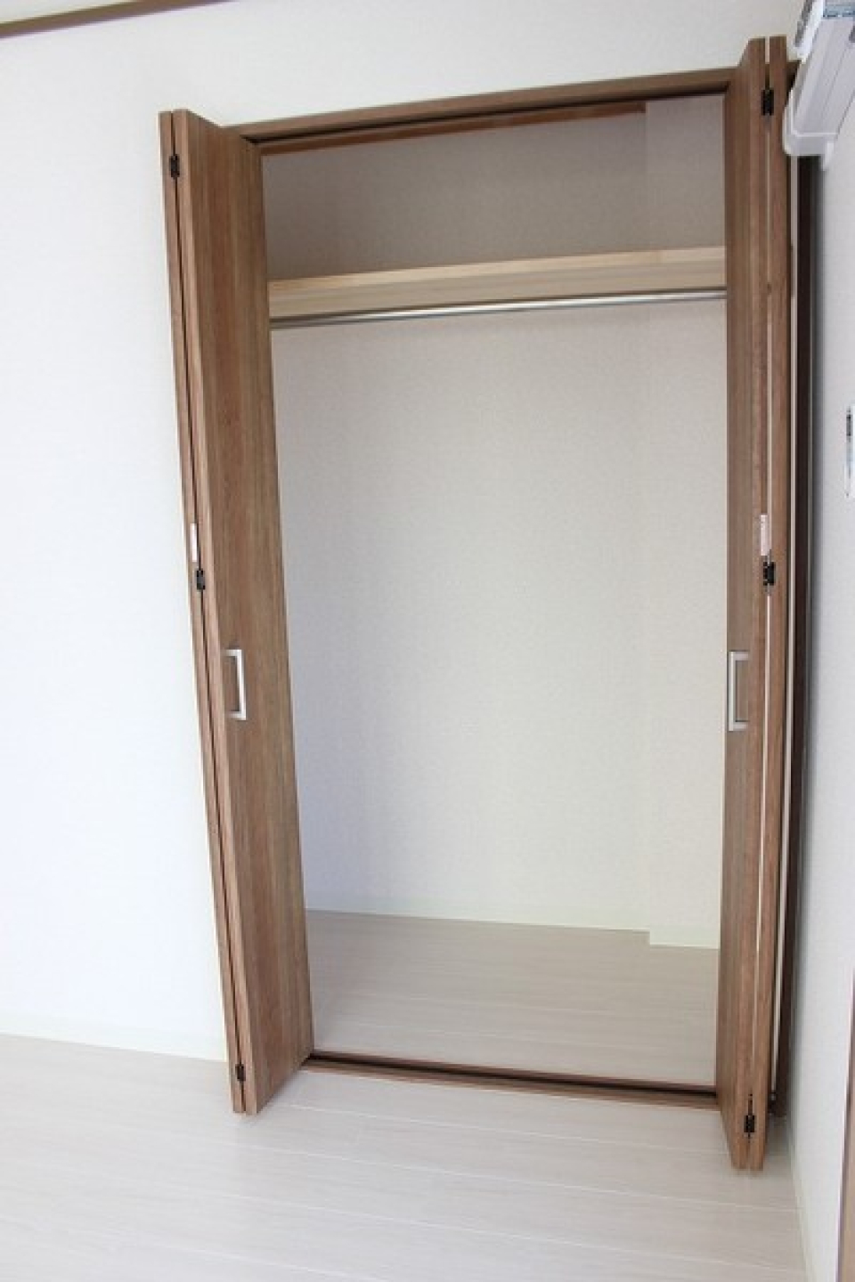 クローゼットの中の様子です。