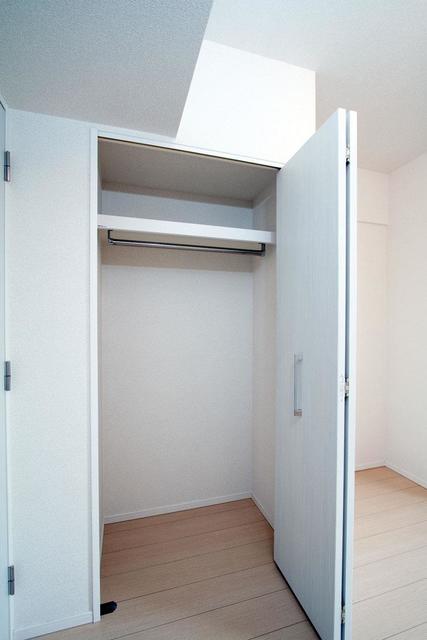 奥行きのある収納です。※写真は同タイプ住戸です。