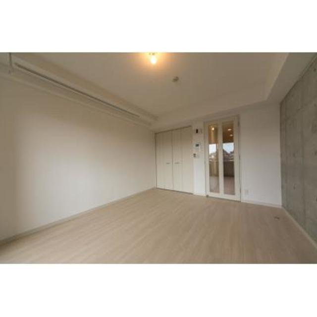 ８，１帖の広さのお部屋です。※写真は同タイプ住戸です。