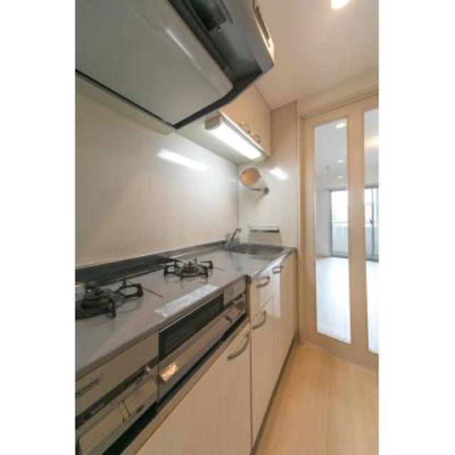 ２口のガスコンロが設置されています。※写真は同タイプ住戸です。