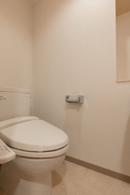 シンプルなトイレ。※写真は同タイプ住戸です。