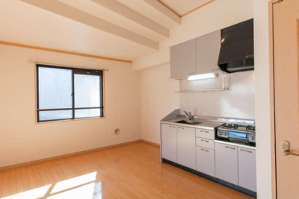 ９．３帖のダイニングキッチンです。※写真は同タイプ住戸です。