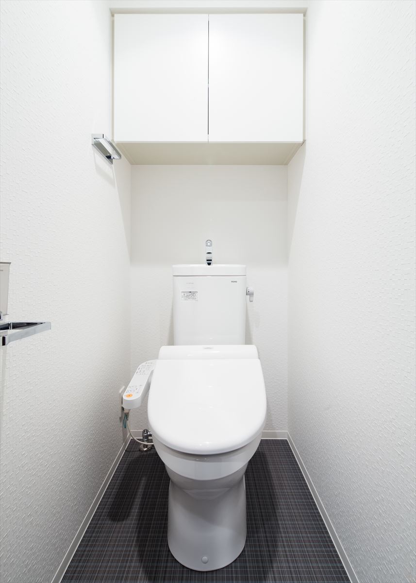 棚があるので日用品などストックしやすそうです。