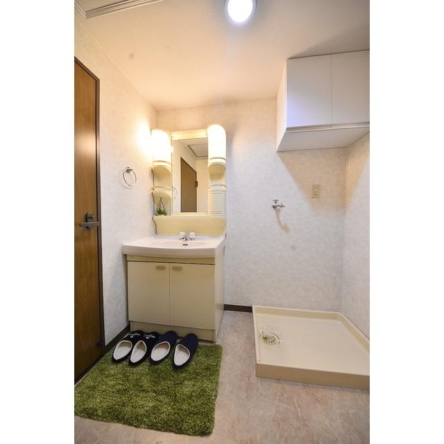 独立洗面台・室内洗濯機置き場
※小物はイメージです。