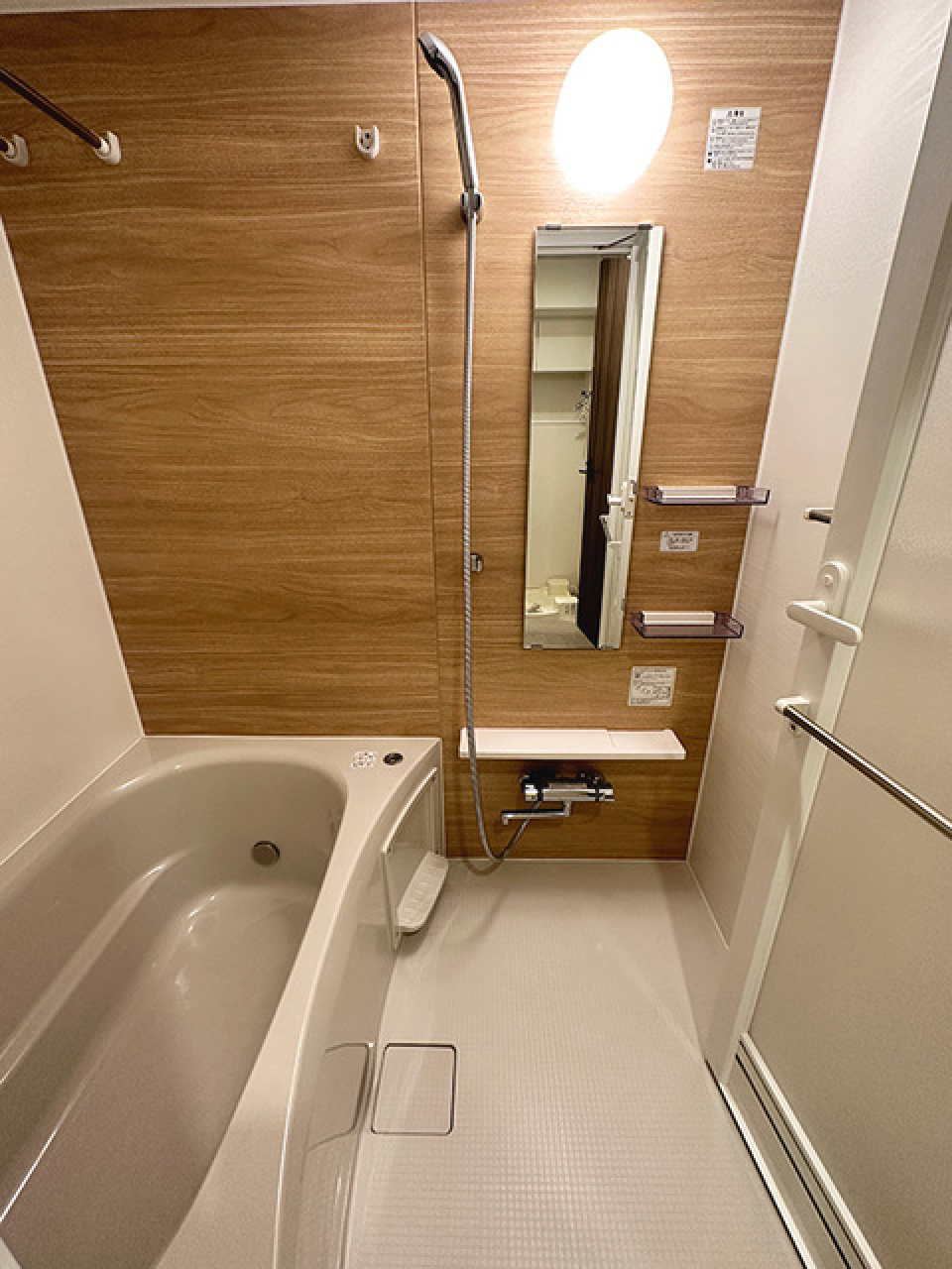 浴室です。シンプルな造りです。
※写真は同タイプ住戸です。