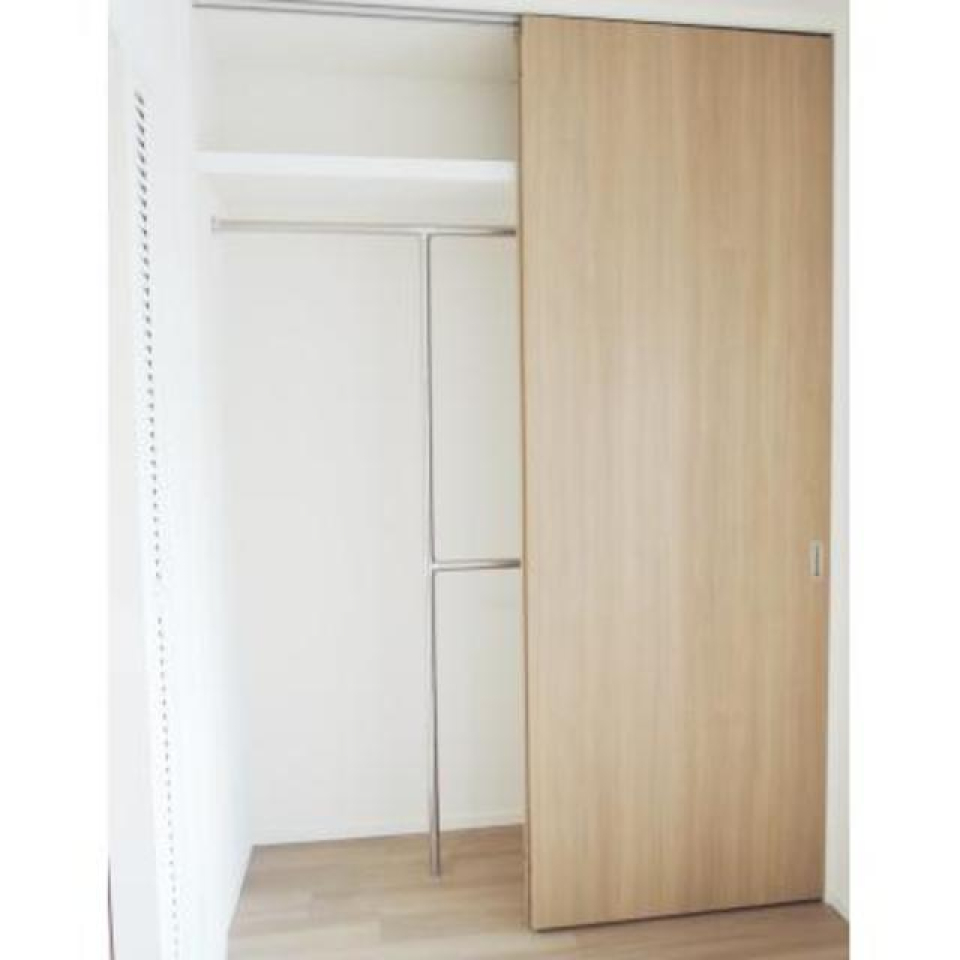 クローゼットの様子です。
※写真は同タイプ住戸です。