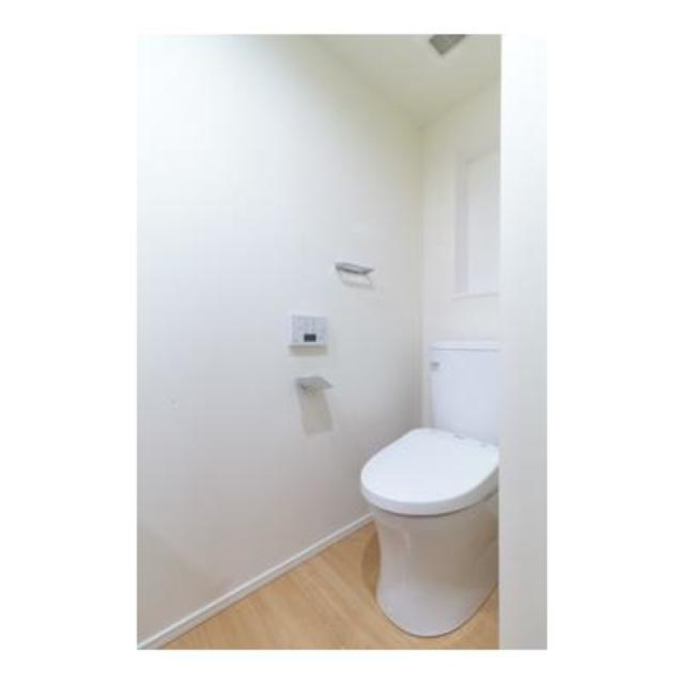 トイレです。
※写真は同タイプ住戸です。