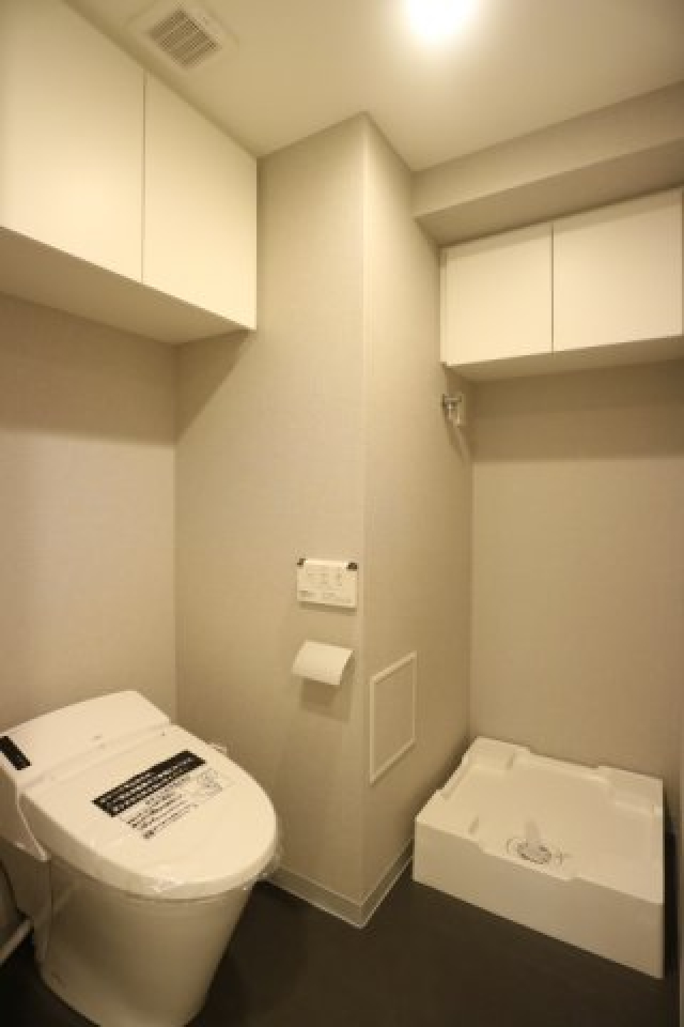 棚があるので日用品などをストックしやすそうですね。