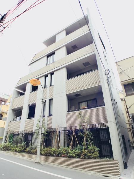 ５階建ての建物の３階にあるお部屋です。