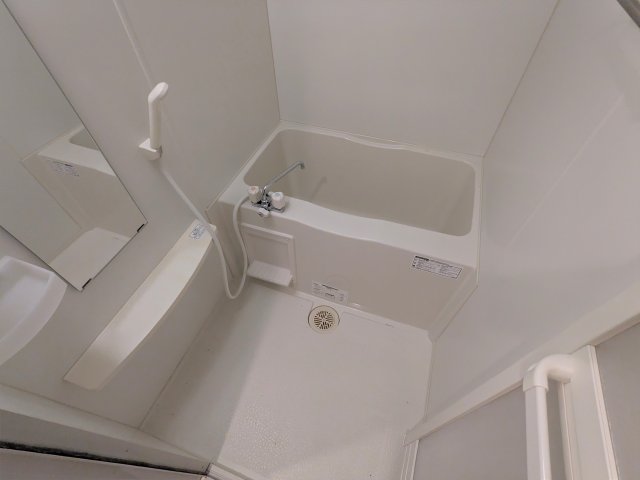 清潔感のあるバスルーム。