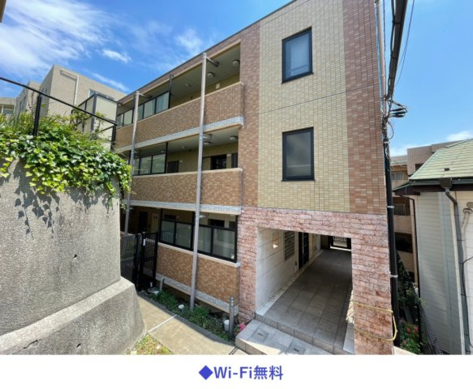 レンガ調の暖色が使われていて外装が可愛らしいです。