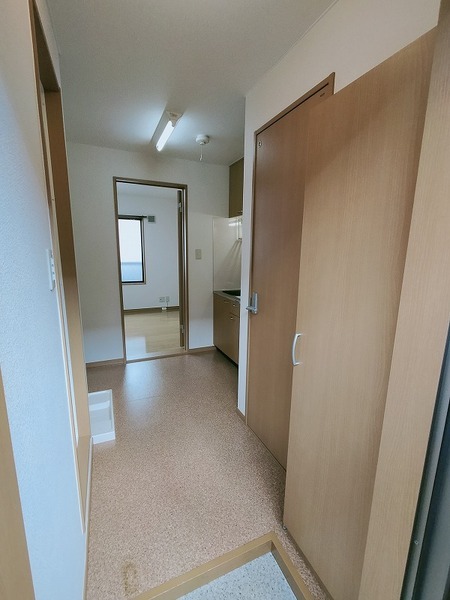 玄関からの様子です。