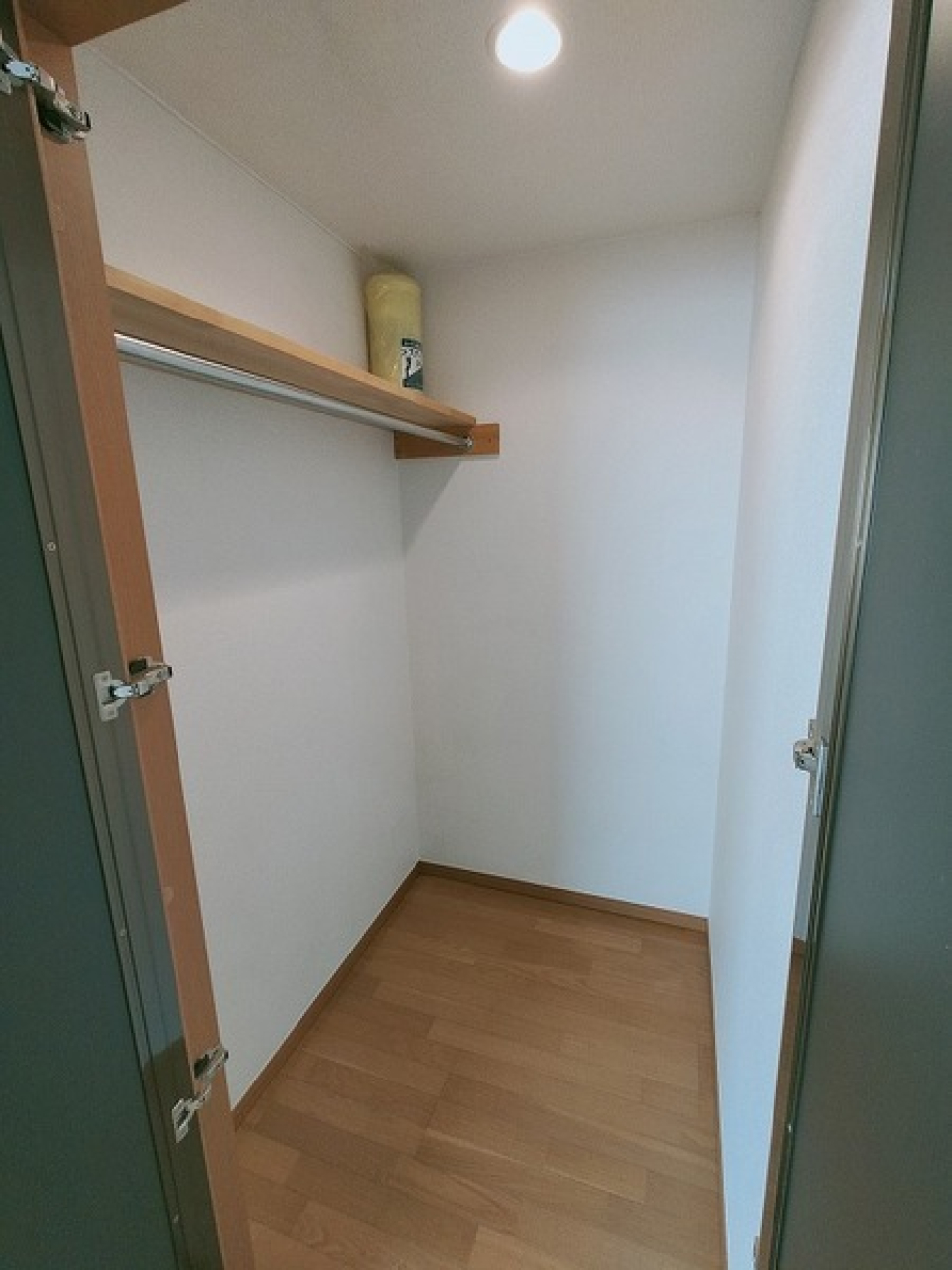 クローゼットの中の様子です。