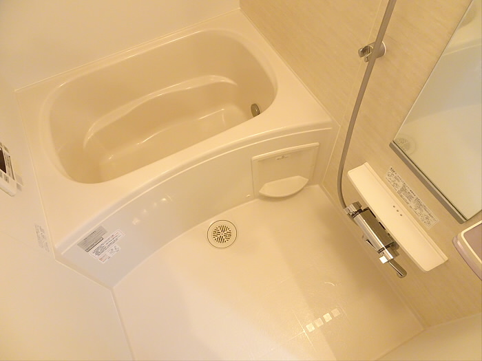 浴室乾燥機付きのバスルームです。毎日の疲れを癒してみましょ。