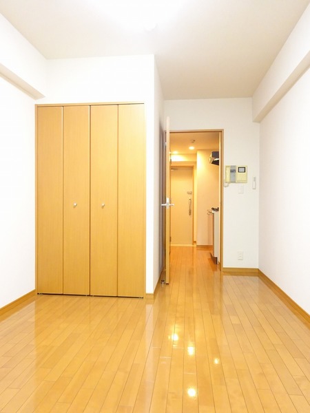 嬉しいクローゼット付きです。