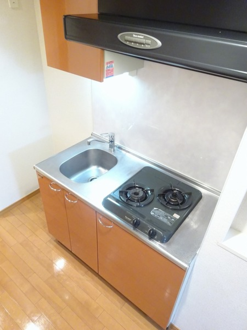 キッチンです。2口のガスコンロ付きです。