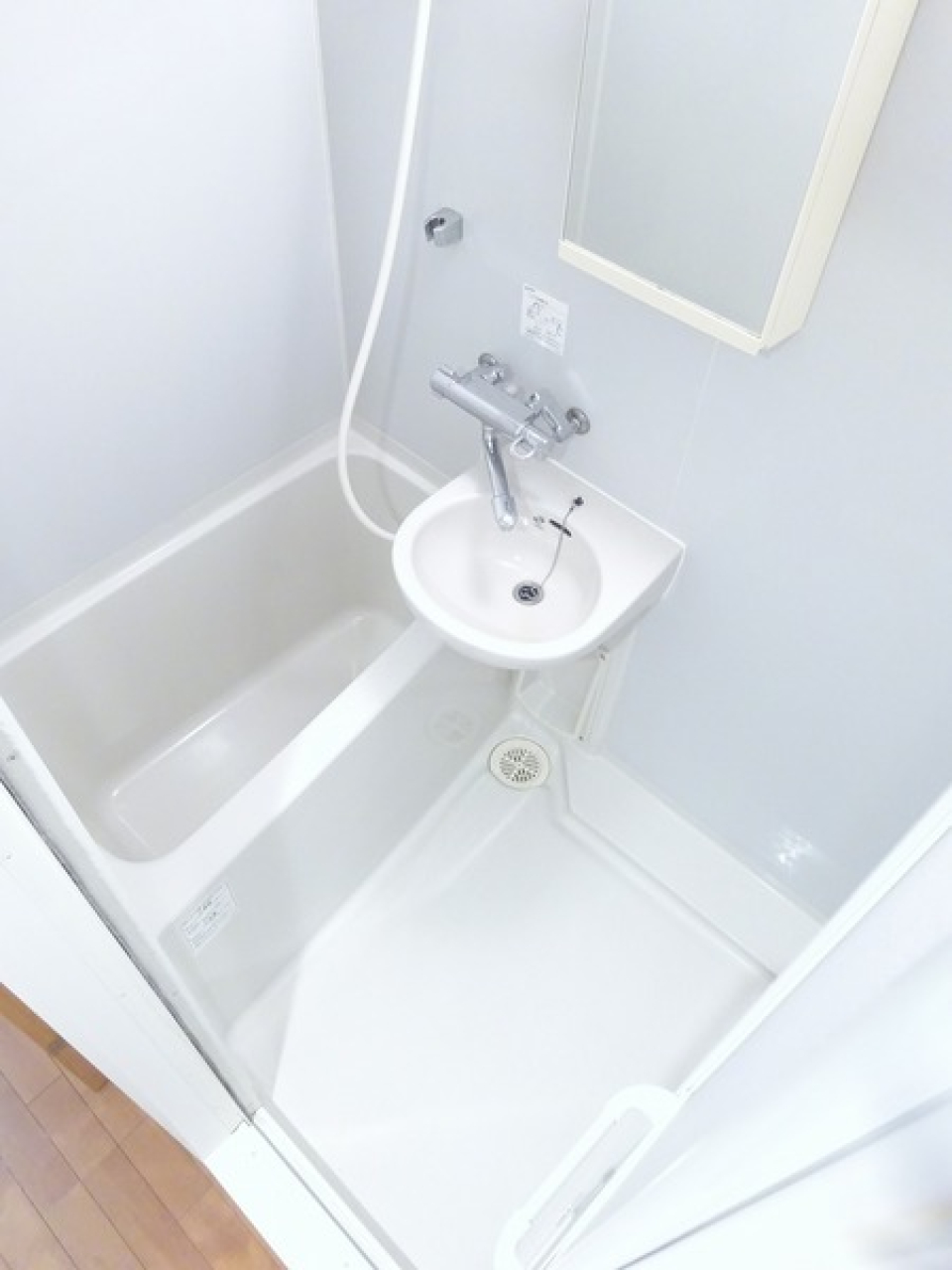 お掃除が楽な2点ユニットバスです