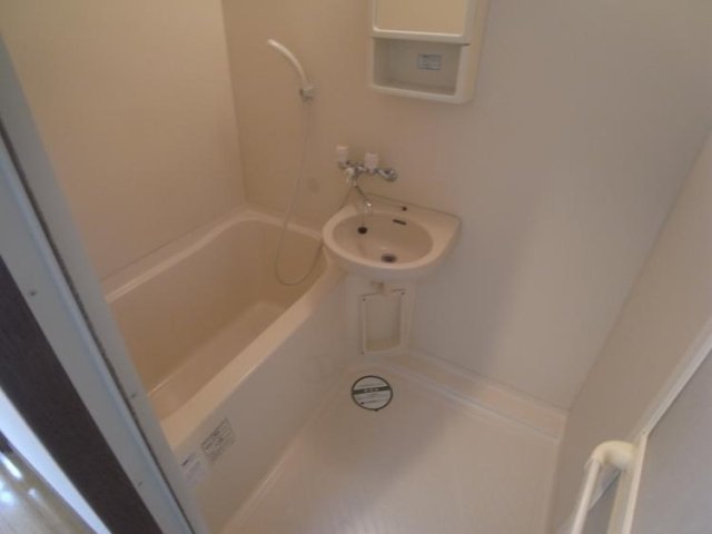 ユニットバスになっています。