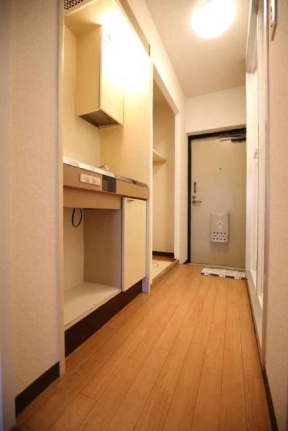 遠目でみたキッチン。