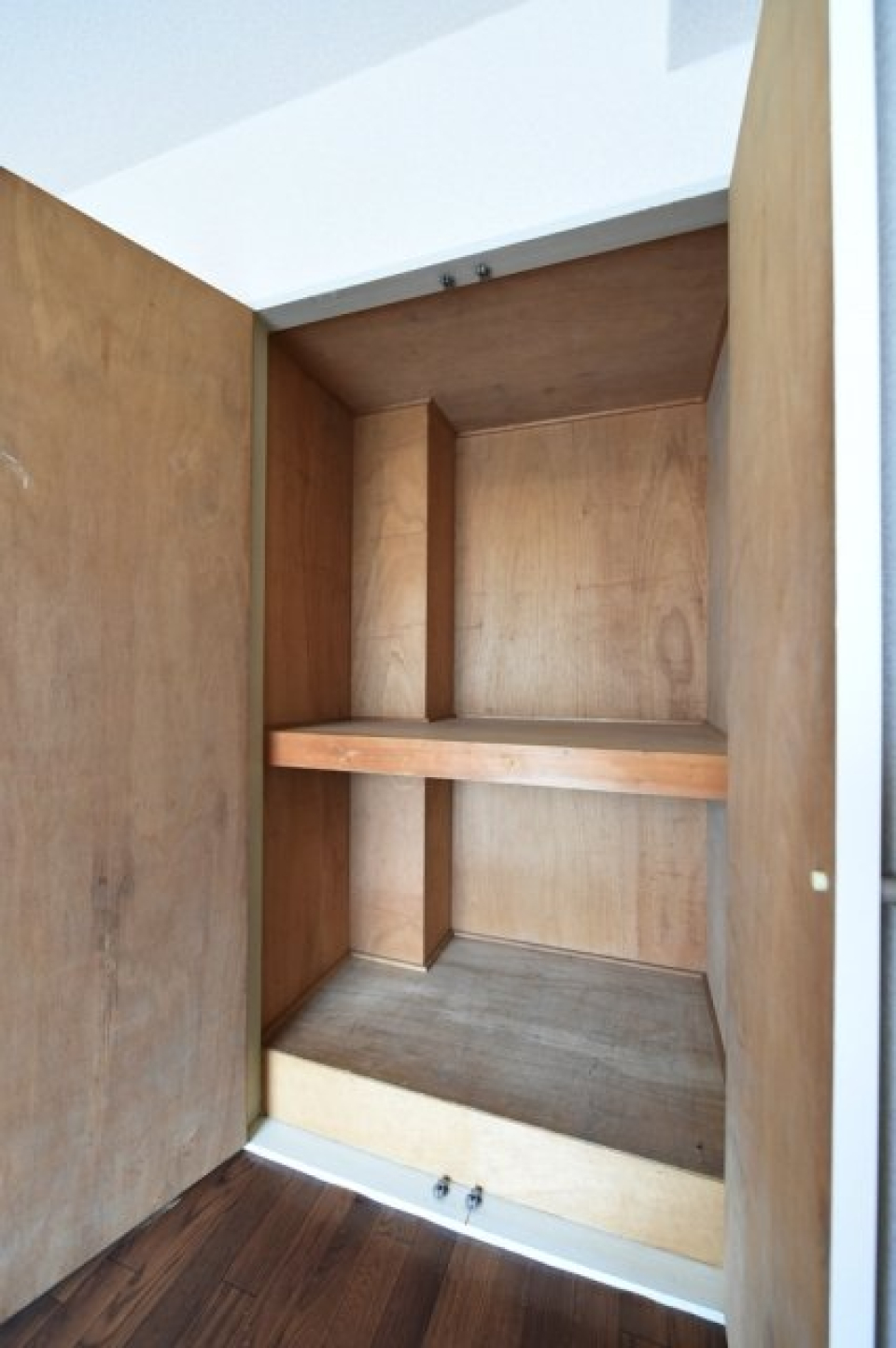 セクション分けがされているので、用途ごとに収納を分けてもいいかもしれません。