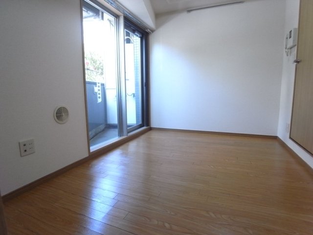 西武新宿線 下落合駅徒歩２分のお部屋です。