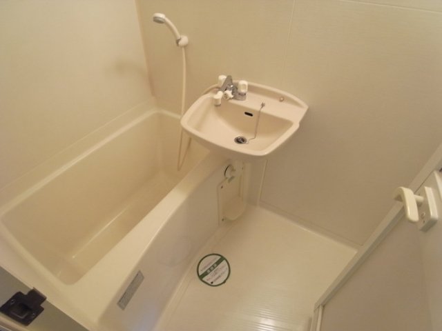 ユニット式の浴室です。