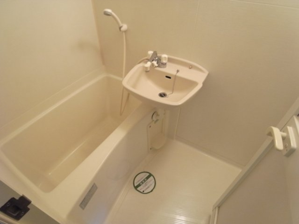 ユニット式の浴室です。