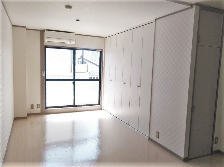 奥行のあるリビング　12帖