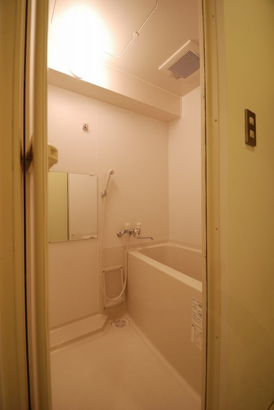 湯船で疲れを癒して。