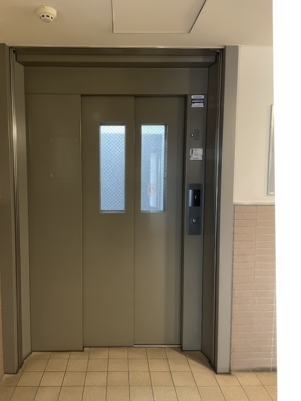 エレベーター。