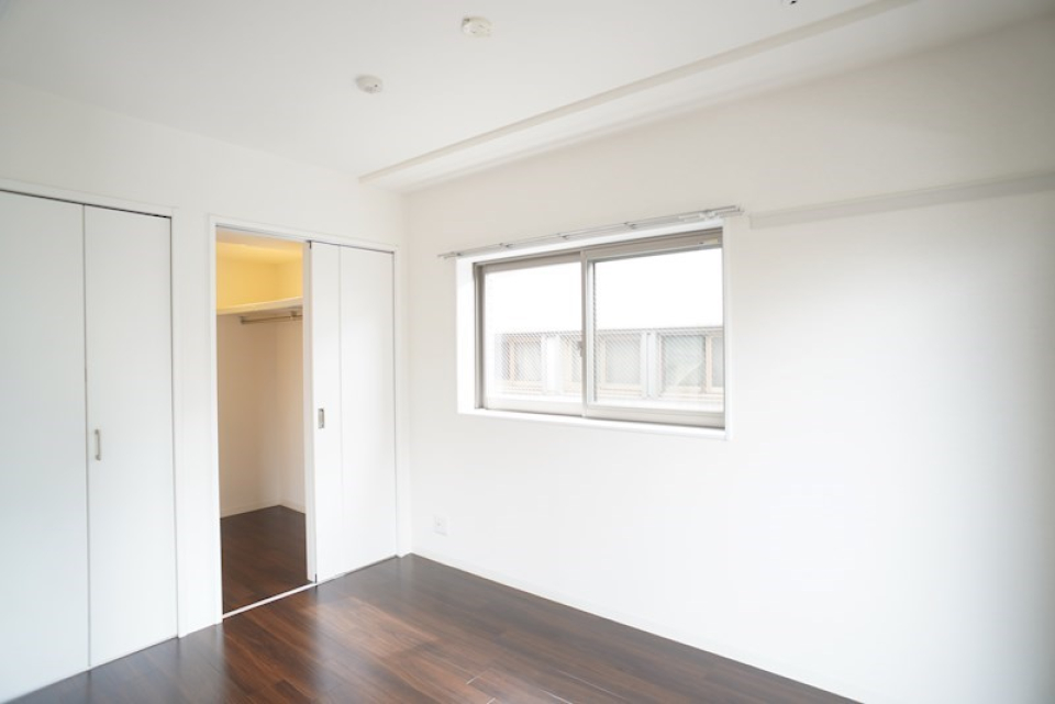 角部屋で2面窓なので通気性良好