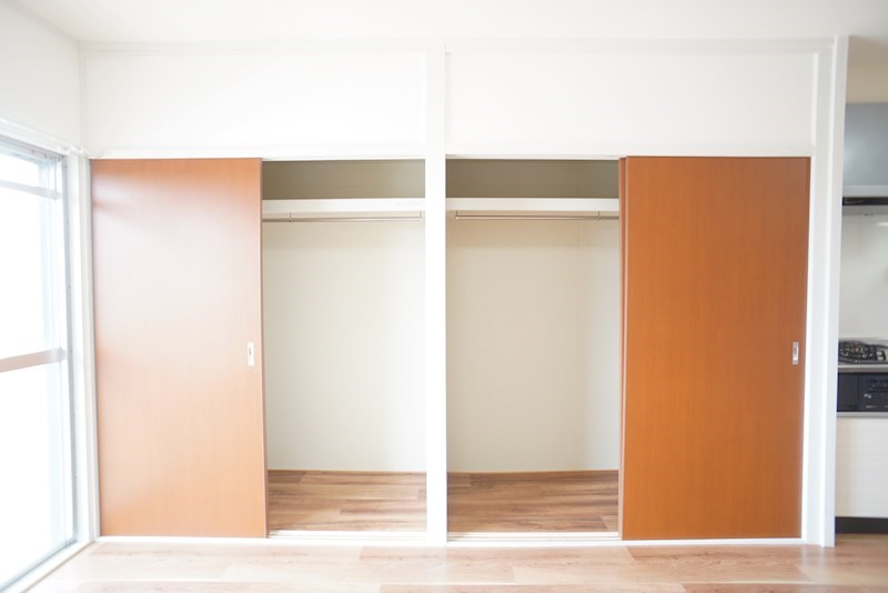 リビングには大容量のクローゼット