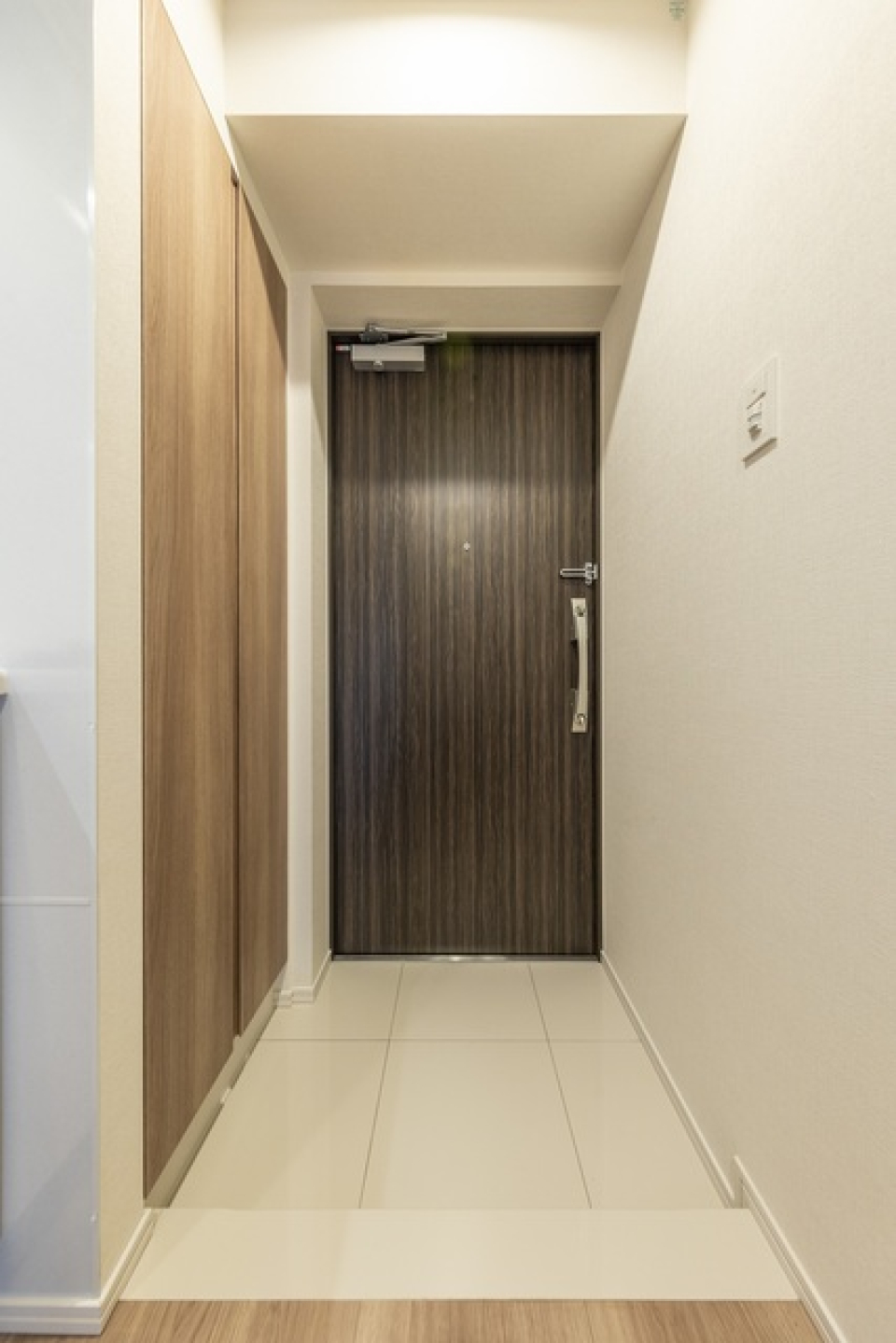 玄関の様子です。
※写真は同タイプ住戸です。