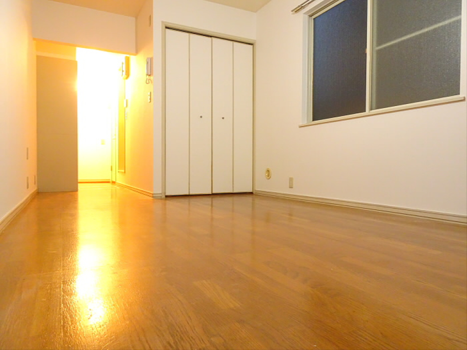 ２面採光で自然光が集まりやすくなっています。