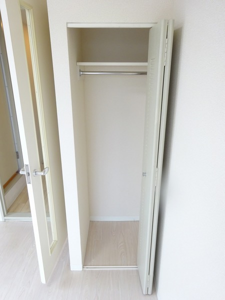 クローゼットの中の様子です。